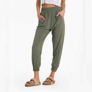 Vuori Villa Jogger - Olive Green